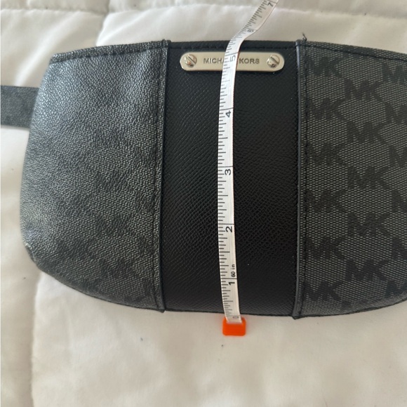 MICHAEL Michael Kors belt bag - Picture 3 of 5